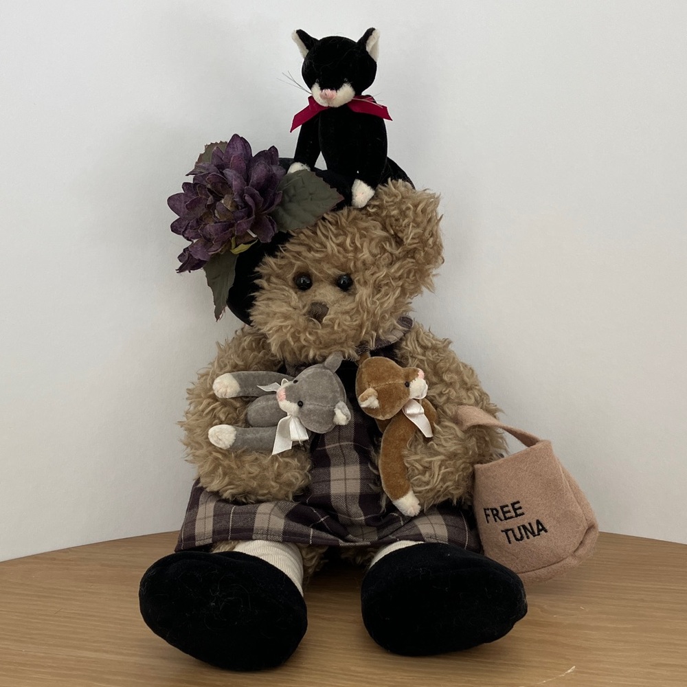 Bearington Collection ‘Cat Lady’